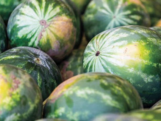 3 tips to pick out a sweet watermelon