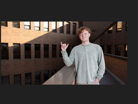 Azle native among first to graduate from UTA’s new data science program