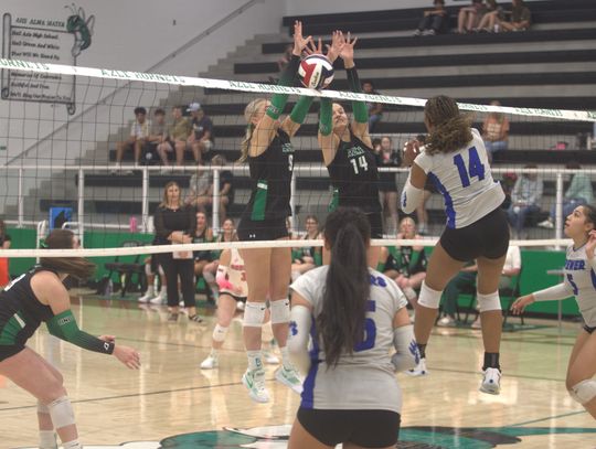 Azle volleyball dominates district opponents in busy week