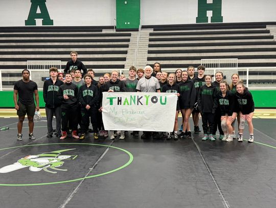 Azle wrestlers honor longtime official ahead of dual