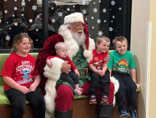 Ho-ho-hold that pose