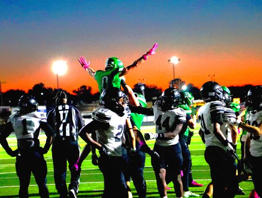 Hornets buzz to victory, defeat Fossil Ridge 42-19