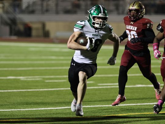 Hornets swarm Saginaw 45-14