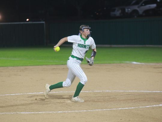 Kripner’s perfect night powers Lady Hornets past Chisholm Trail