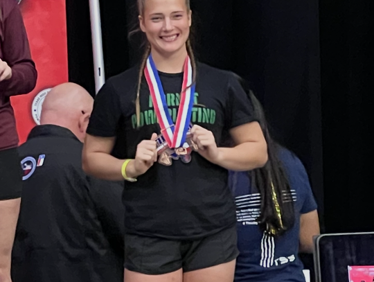 Lady Hornets compete in state powerlifting meet