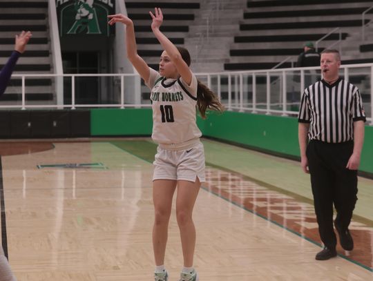 Lady Hornets tune up with Sanger Win, open district play at home