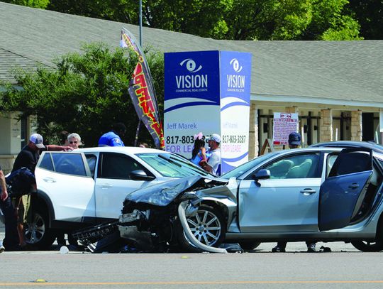 No serious injuries in Main St. crash