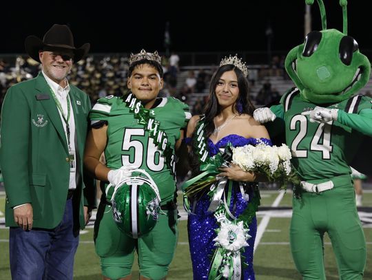 Torrez, Vidal crowned homecoming king, queen
