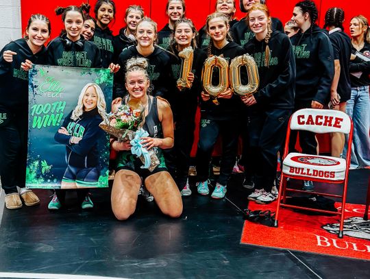 Yelle reaches 100-win milestone