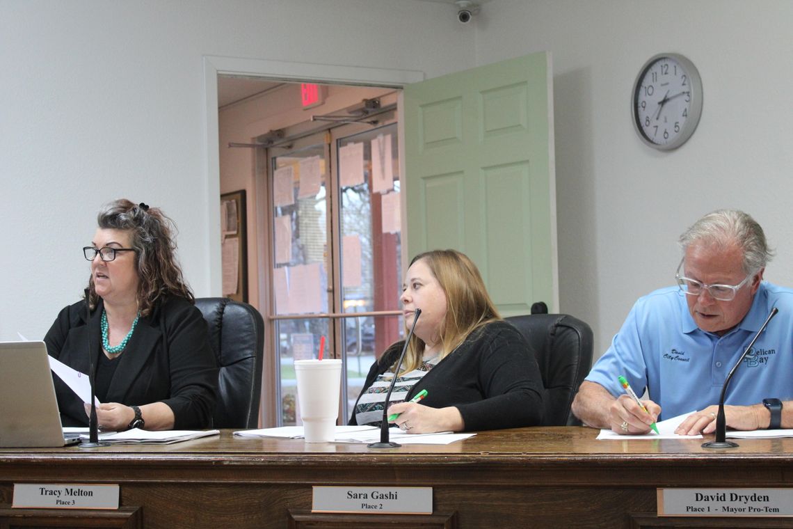 ‘Bay council raises front yard fence height limit to 4 feet