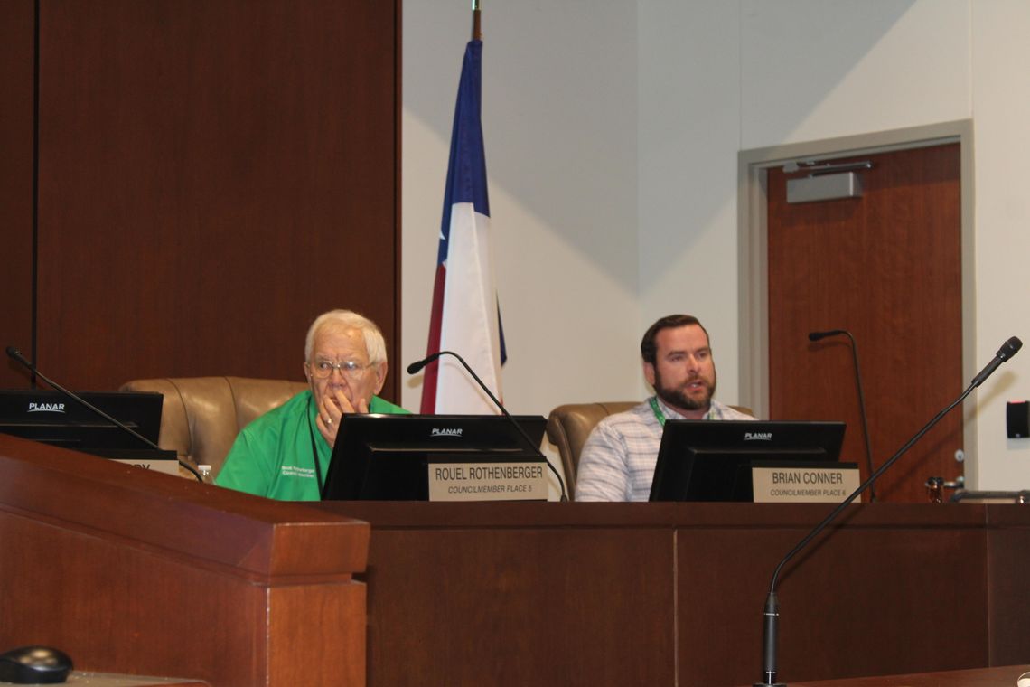 Council extinguishes smoke shop proposal Council extinguishes smoke shop proposal