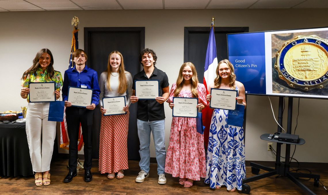 DAR hosts Good Citizen Awards, scholarship luncheon