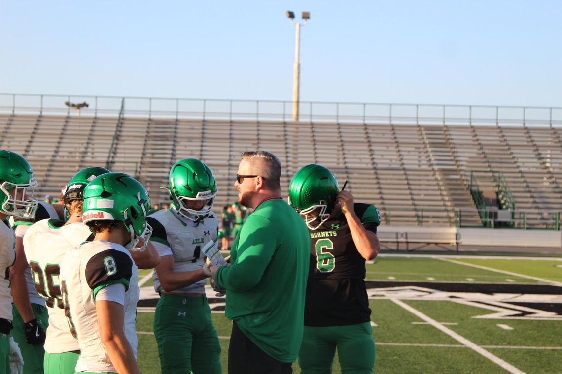 Defense stands out in early-morning scrimmage Defense stands out in early-morning scrimmage