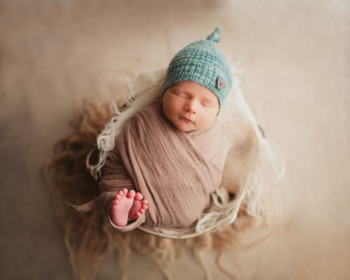 Hendersons welcome son