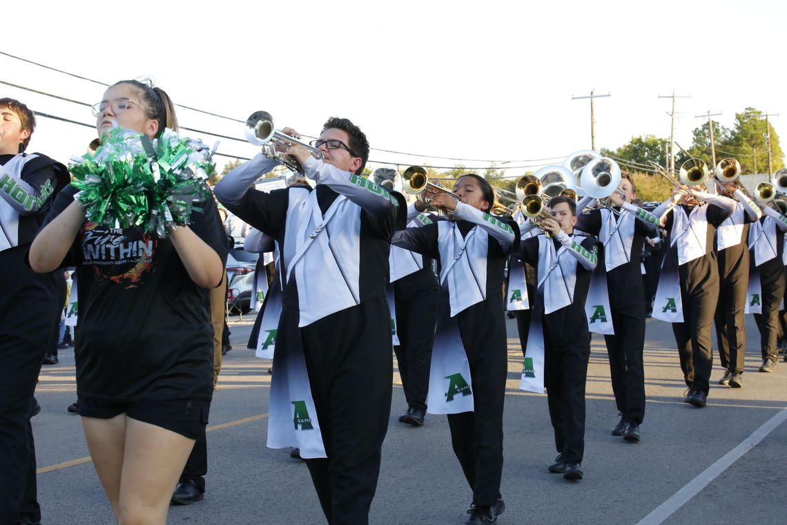 Homecoming Parade draws record crowd