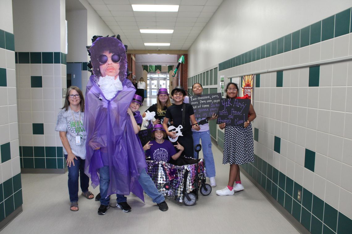 Hoover Elementary rolls into homecoming with chair parade