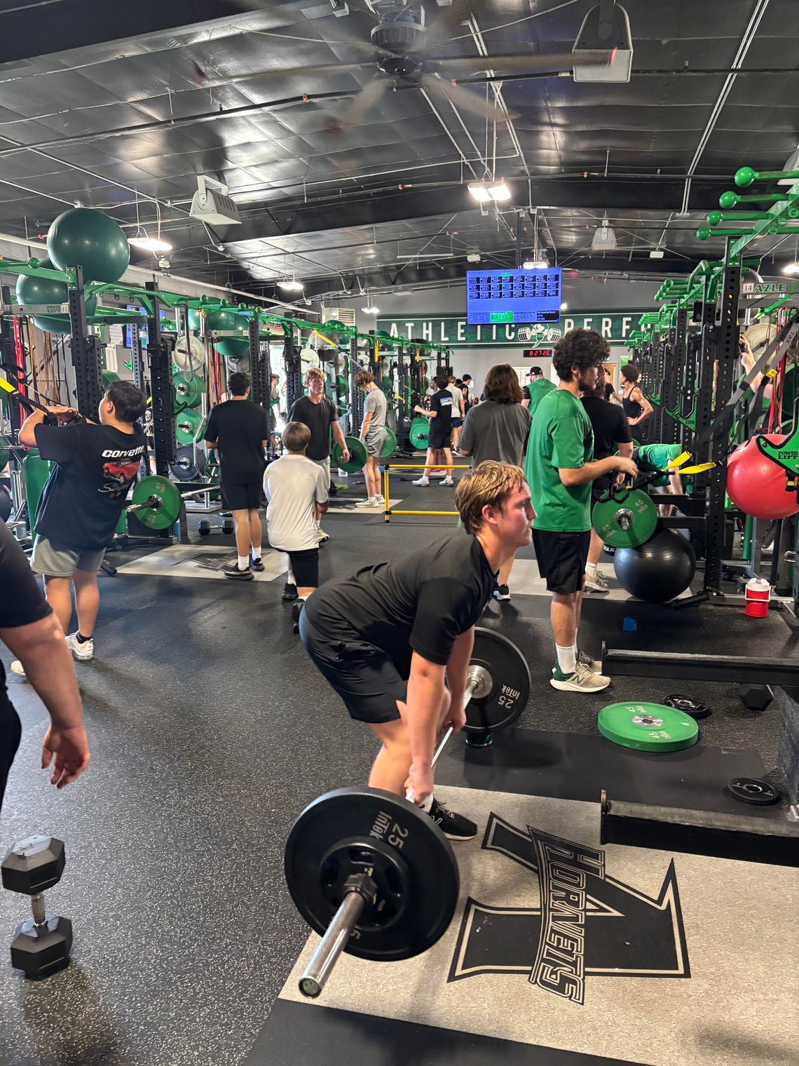 Hornet Elite finishes strong first week of summer training