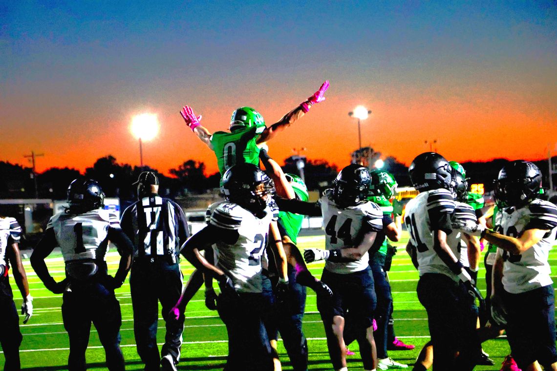 Hornets buzz to victory, defeat Fossil Ridge 42-19