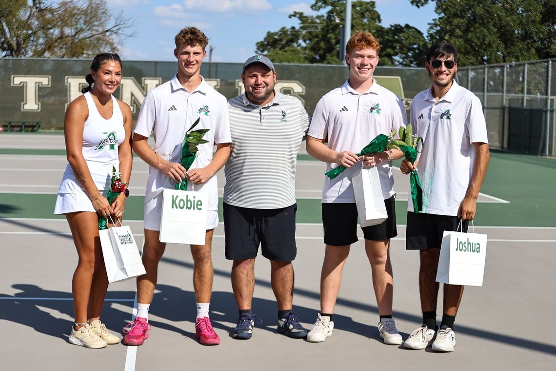 Hornets honor seniors as playoffs approach