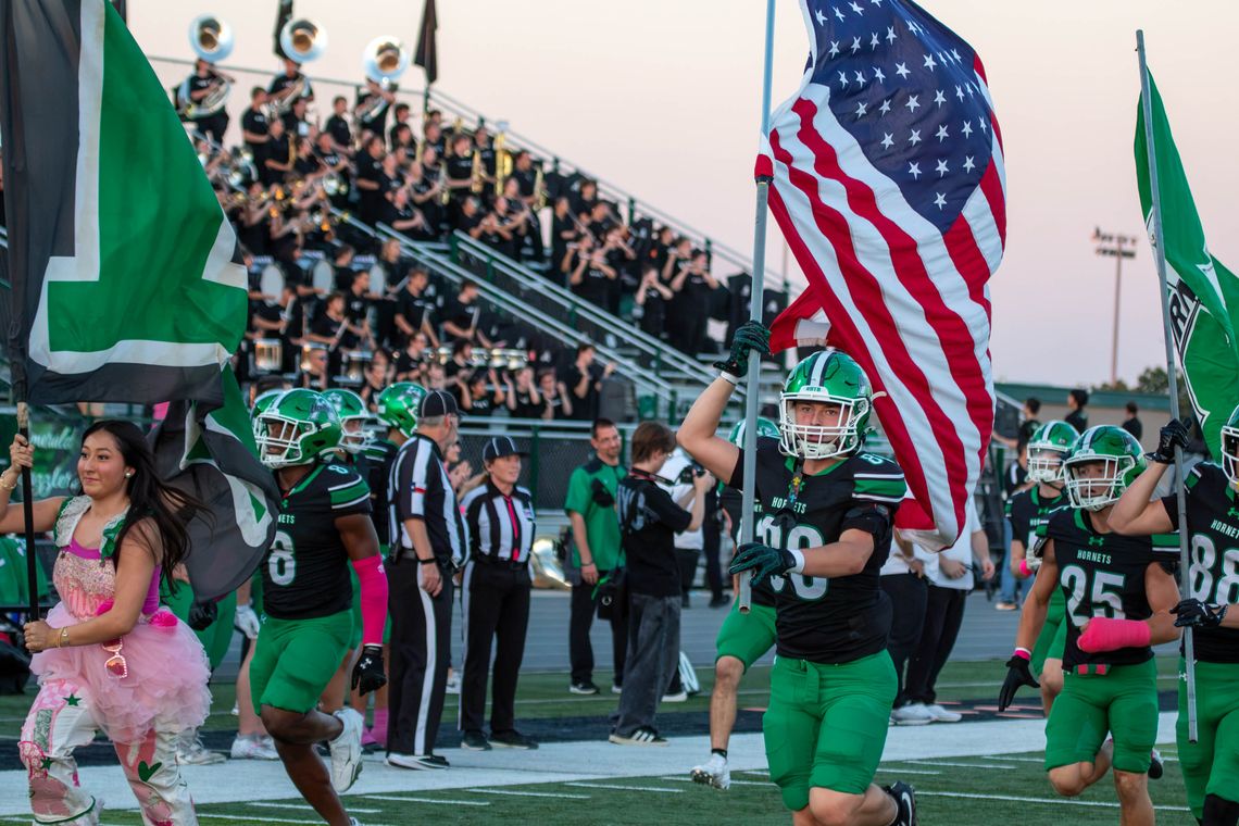 Hornets rally past Sherman 32-21 Hornets rally past Sherman 32-21