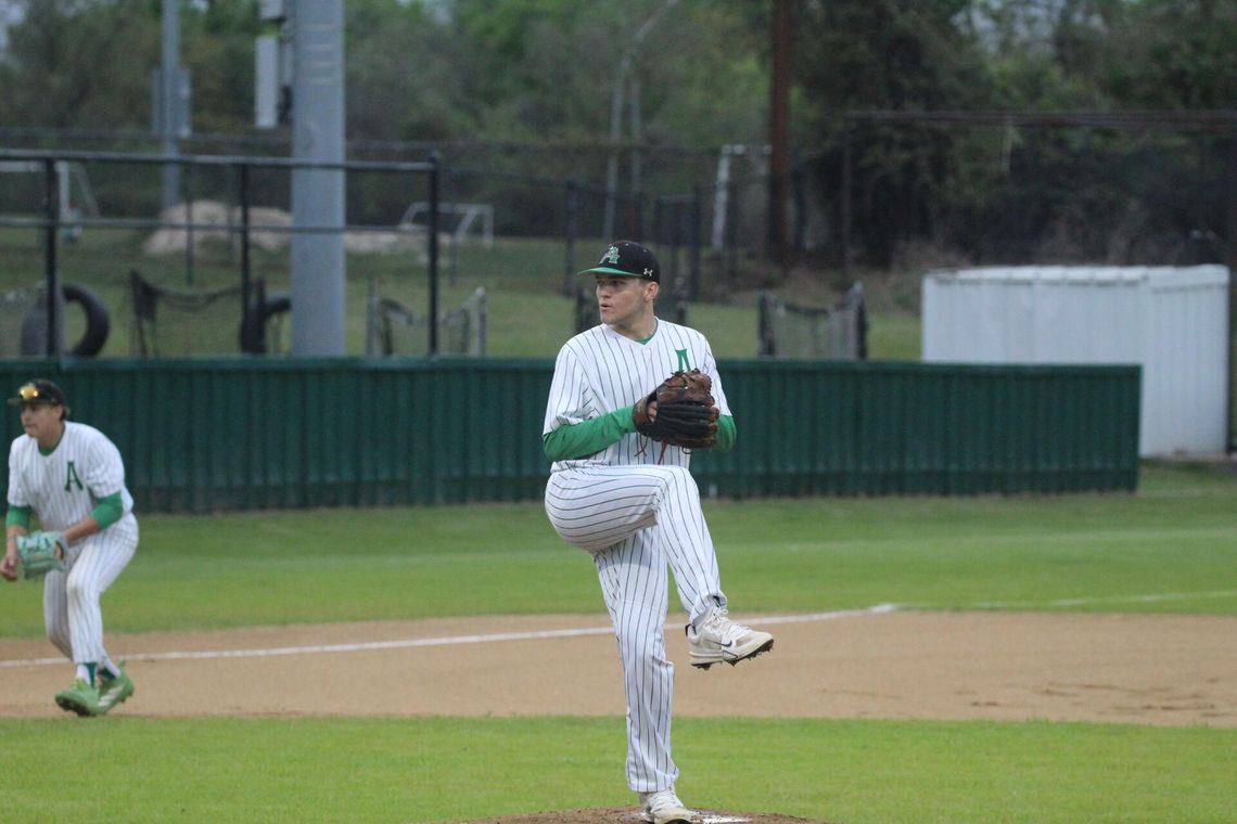 Hornets split busy week on diamond