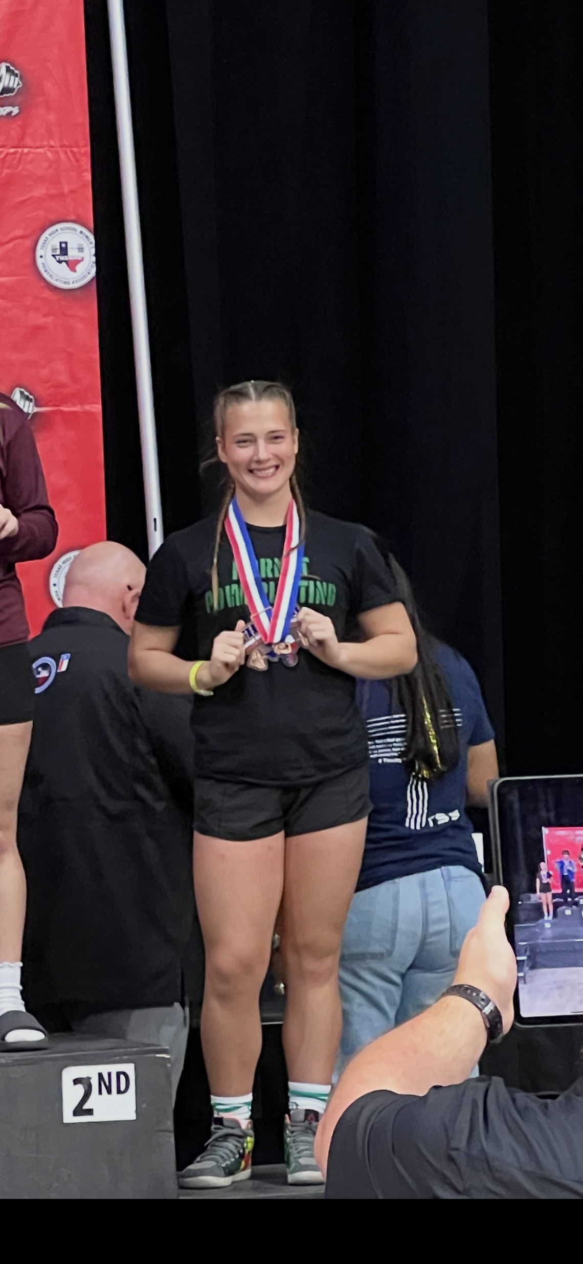Lady Hornets compete in state powerlifting meet