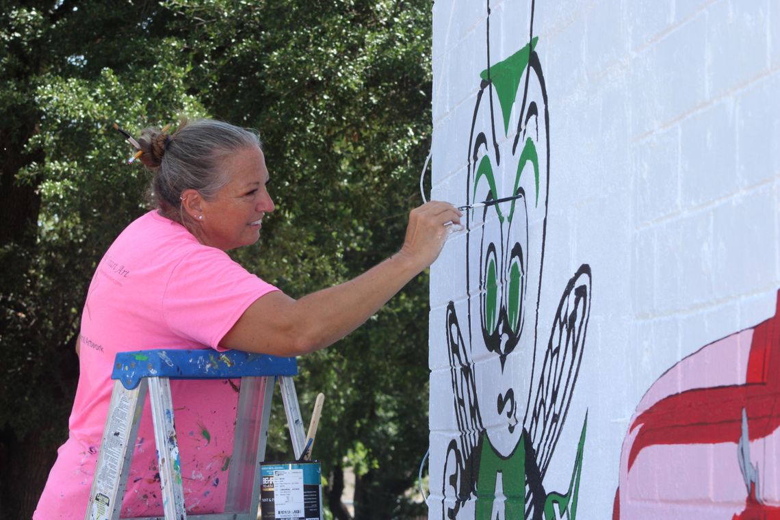 Painting her life bold