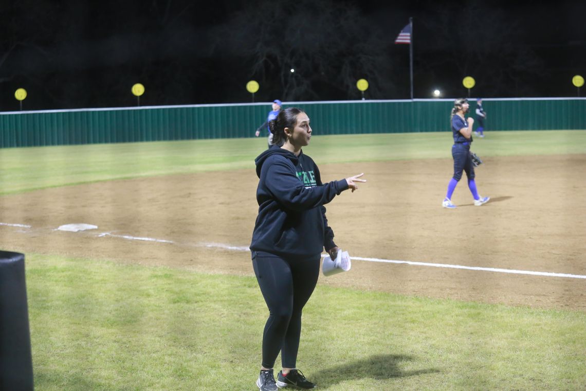 Rain shortens Thayer’s debut as Lady Hornets host Joshua