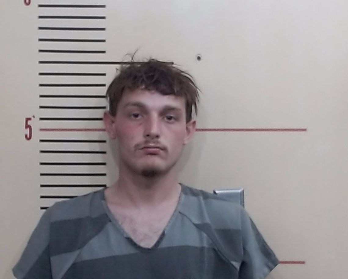 Single shot injures 2 in southern Parker County Single shot injures 2 in southern Parker County